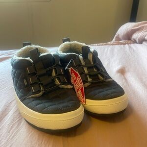 VANS insulated slippers